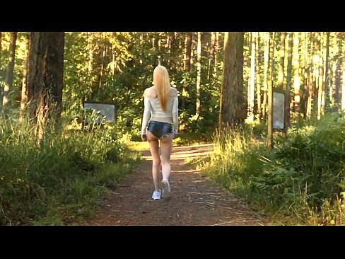 ❤️ Smuk kvinde bevæger sig langsomt, ikke nøgen video Fucking at da.sex-porntube.ru ❌